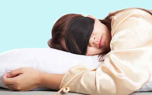 Khoa học đã chứng minh ngủ trên sàn nhà có lợi cho sức khỏe