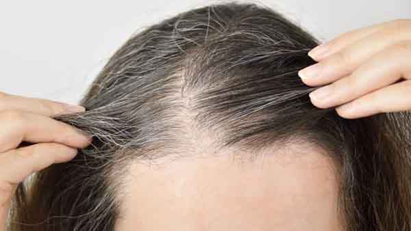 Tác hại của việc nhổ tóc bạc đến sức khỏe