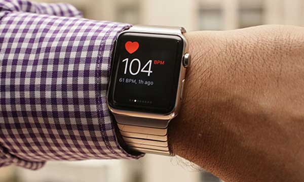 Cảm biến nhịp tim quang học trên smartwatch là gì