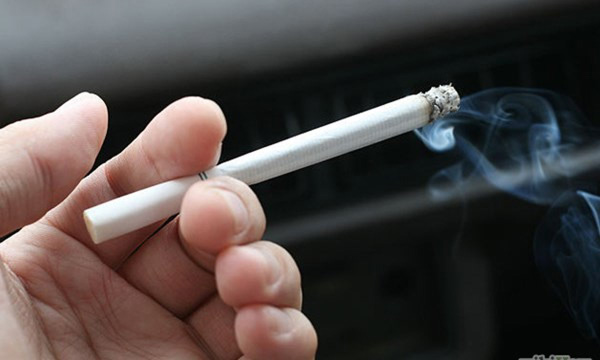 Hạn chế nuốt khói khi hút thuốc